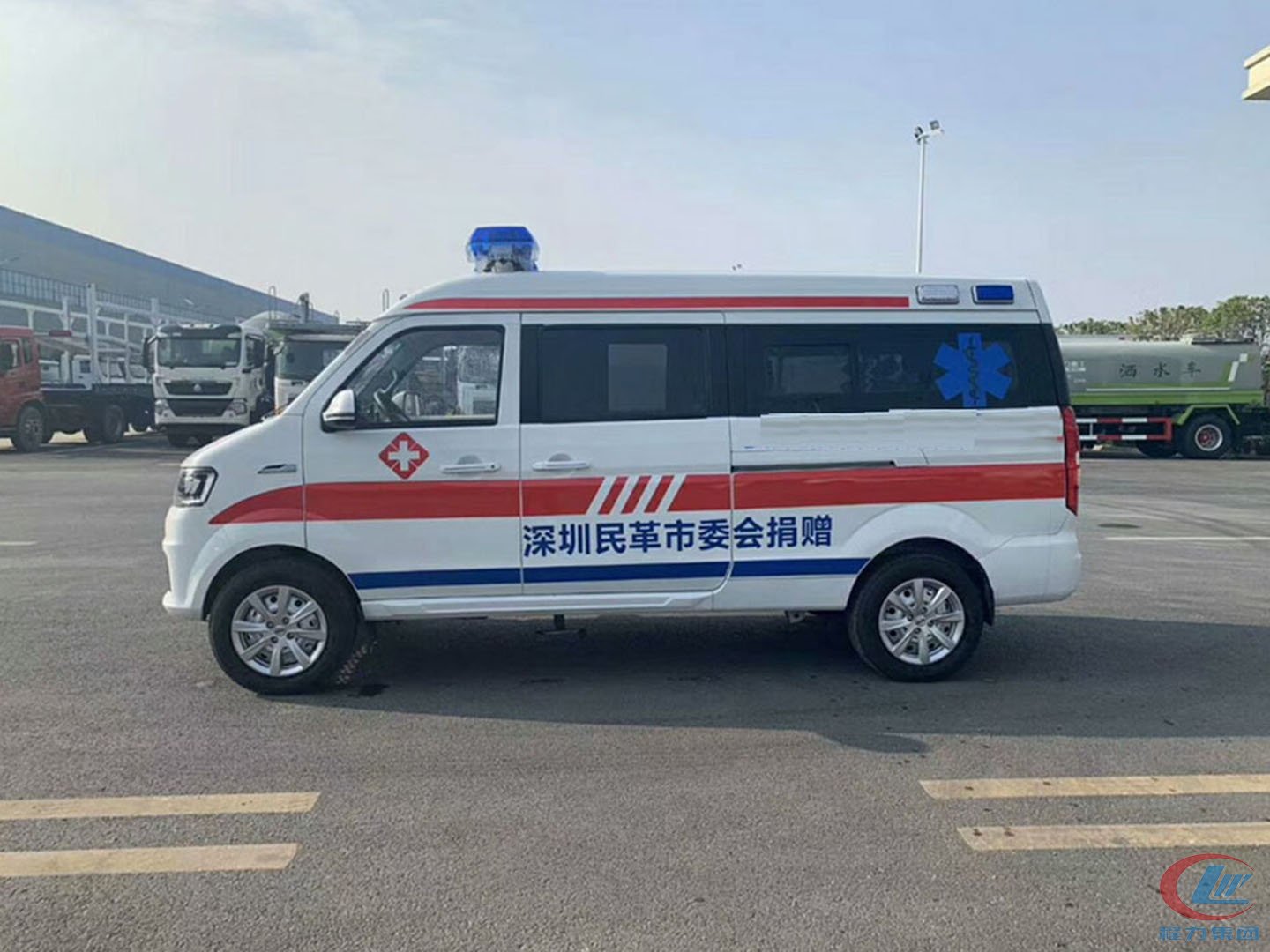 国六金杯新海狮S运输型救护车