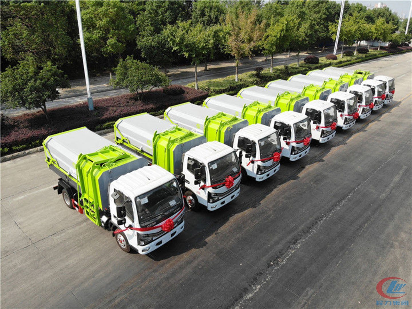 程力集团国六新款东风小多利卡D6自装卸垃圾车批量发车