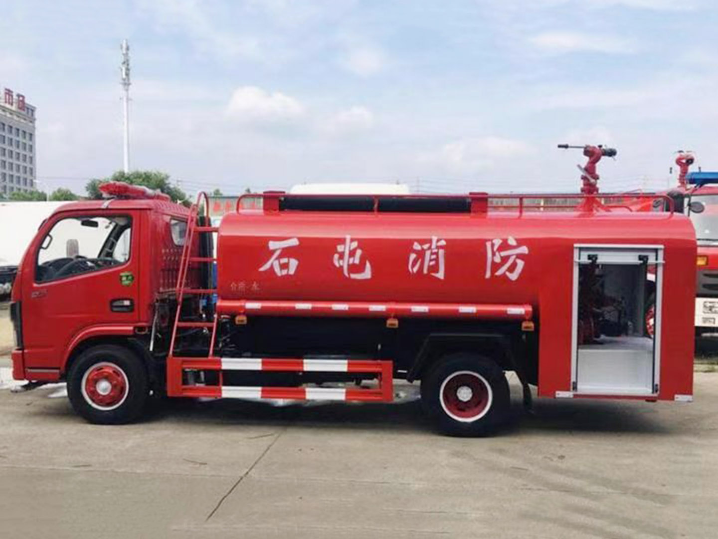 国六东风多利卡D6消防洒水车图片